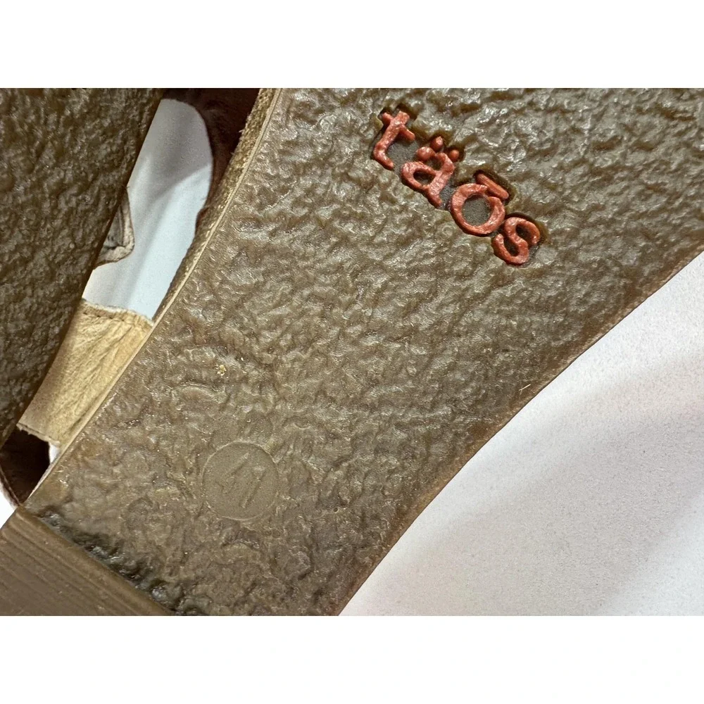 Taos Sandals Shoes Womens Size 10 Beige Leather Wedge Big Button Strap Comfort